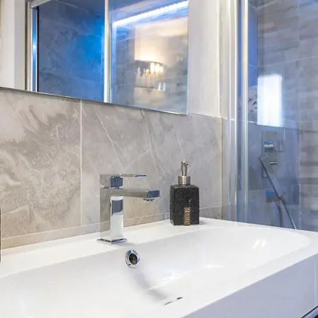 Apartment Altido Stylish Flat For 4 With Balcony, Perfect Centre *